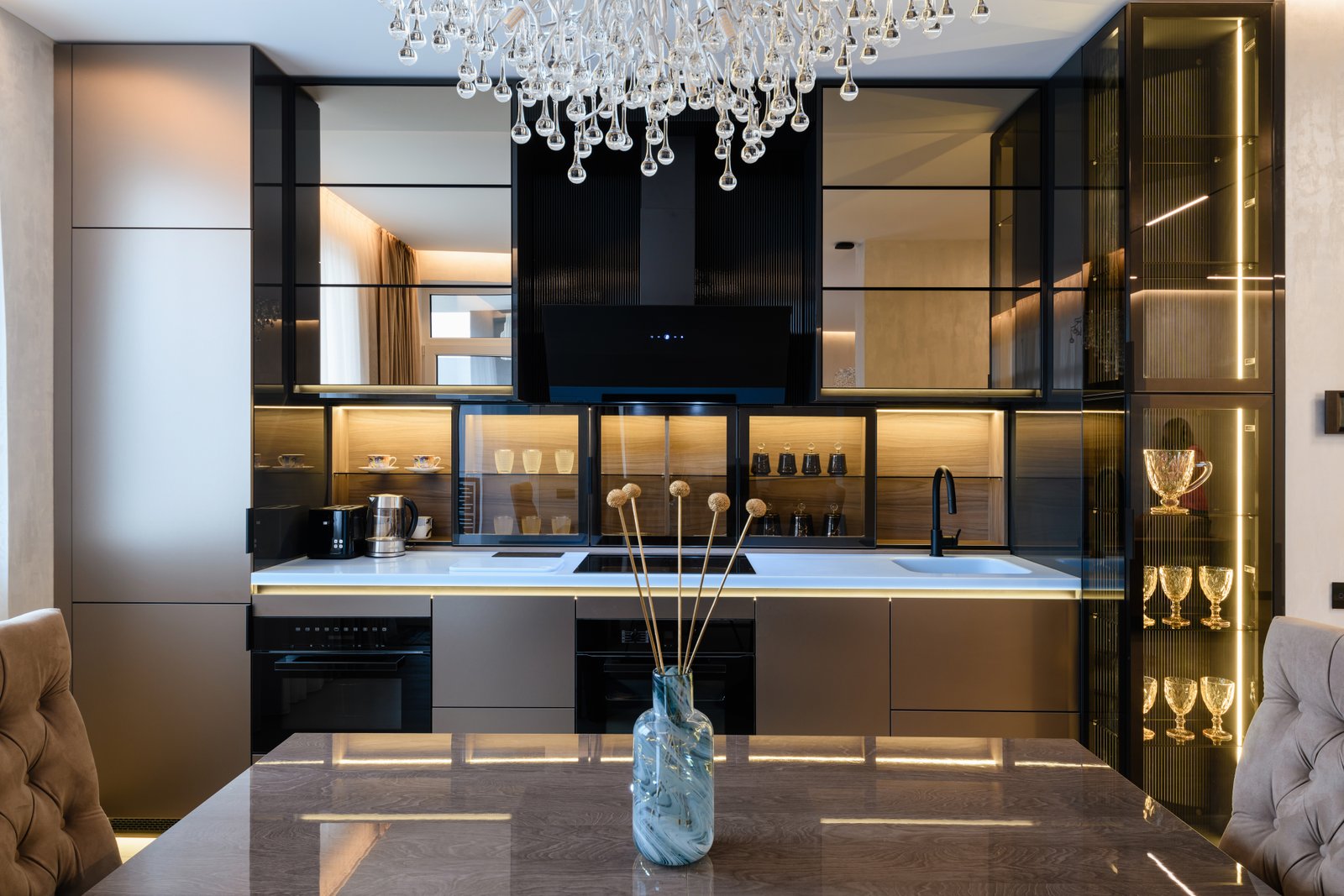 bespoke kitchen design for luxury dubai homes