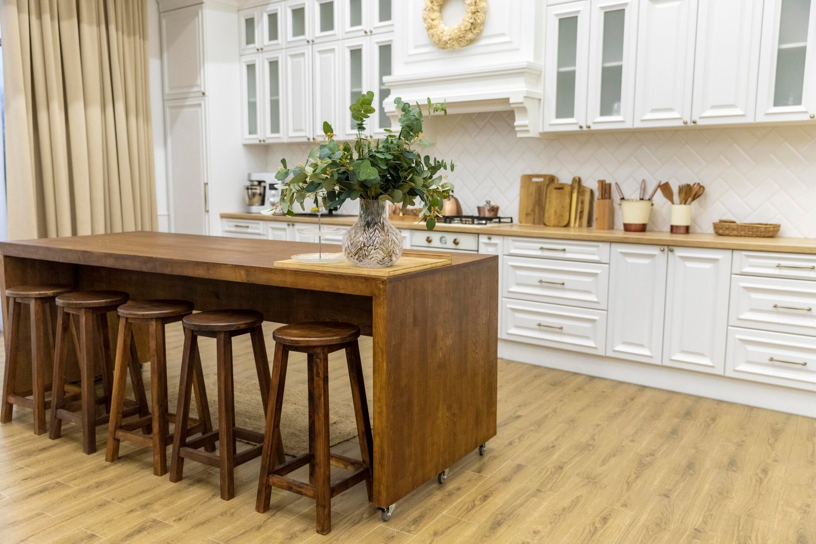Shaker Kitchen Design Ideas for Dubai Homes